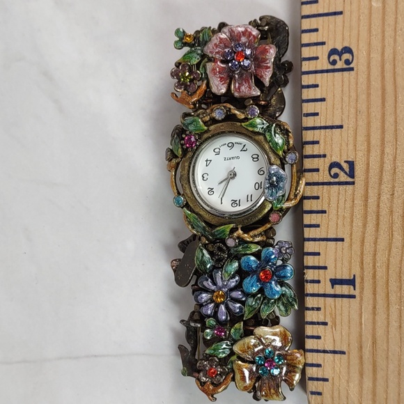 Felicia Vintage-look Crystal Embellished Metal Flowers Stretch Bracelet Watch - Picture 7 of 10